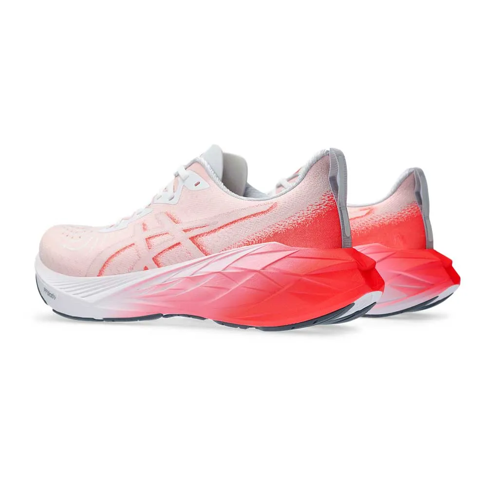 Tenis Asics para Hombre Novablast 4 Centennial of Speed Blanco